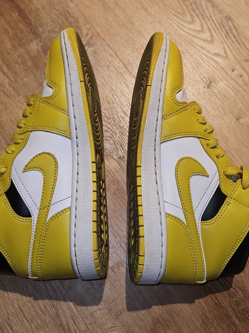 Jordan Mid Top Sneakers in Yellow and White - Picture 5 of 7